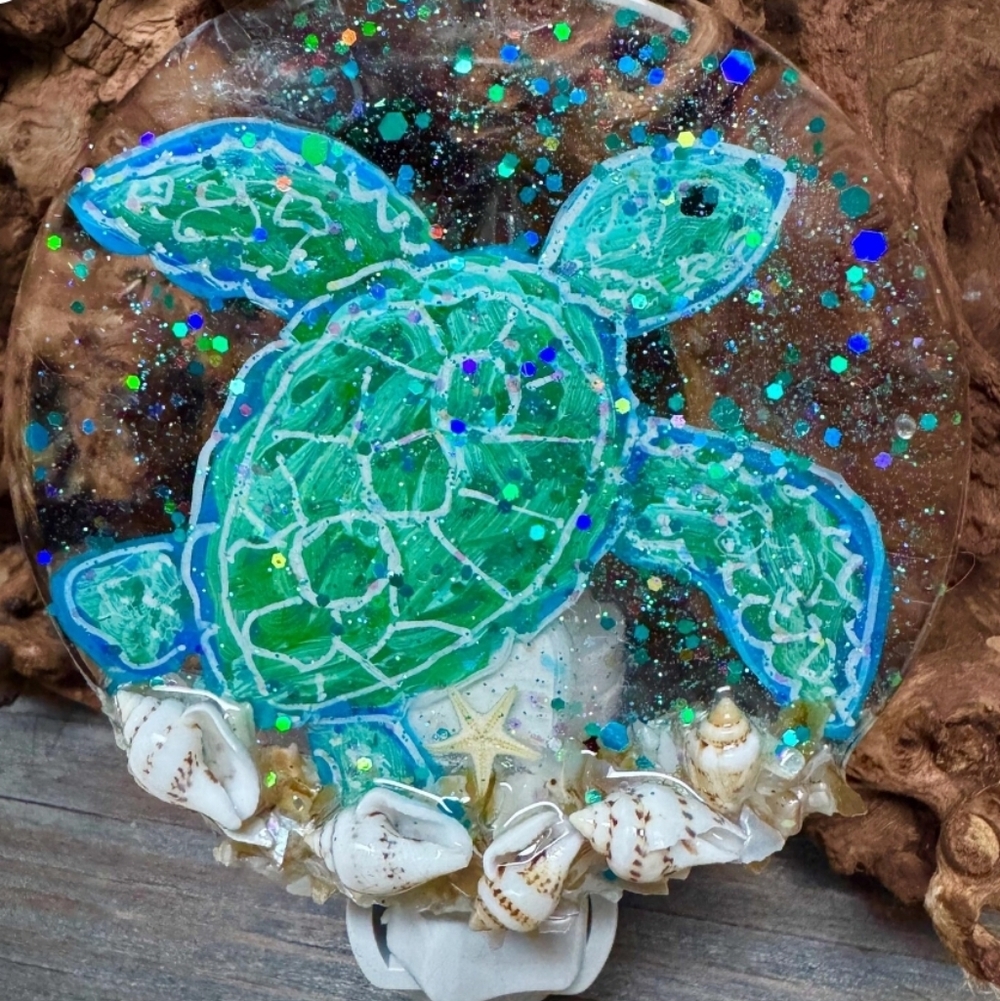 Sea Turtle Night Light with Shell Accents BY CONSTANCECOLLECTION - Picture 2 of 3